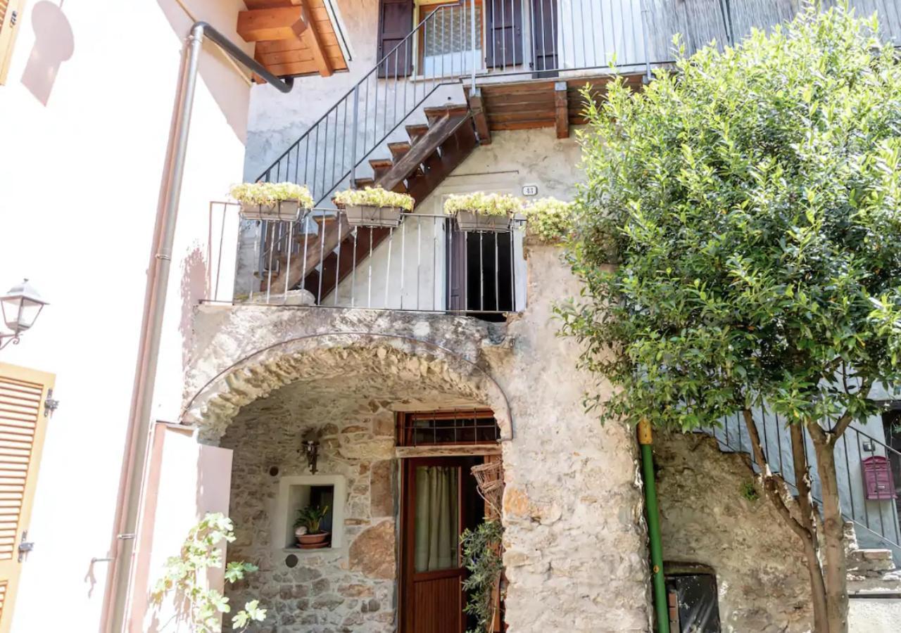 Casa Del Borgo: Appartamento Immerso Nel Verde A/C Bellano Dış mekan fotoğraf